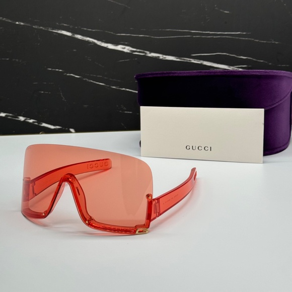 NEW GG1631S 001 GUCCI OVERSIZED RED WOMEN SUNGLASSES - Picture 1 of 10
